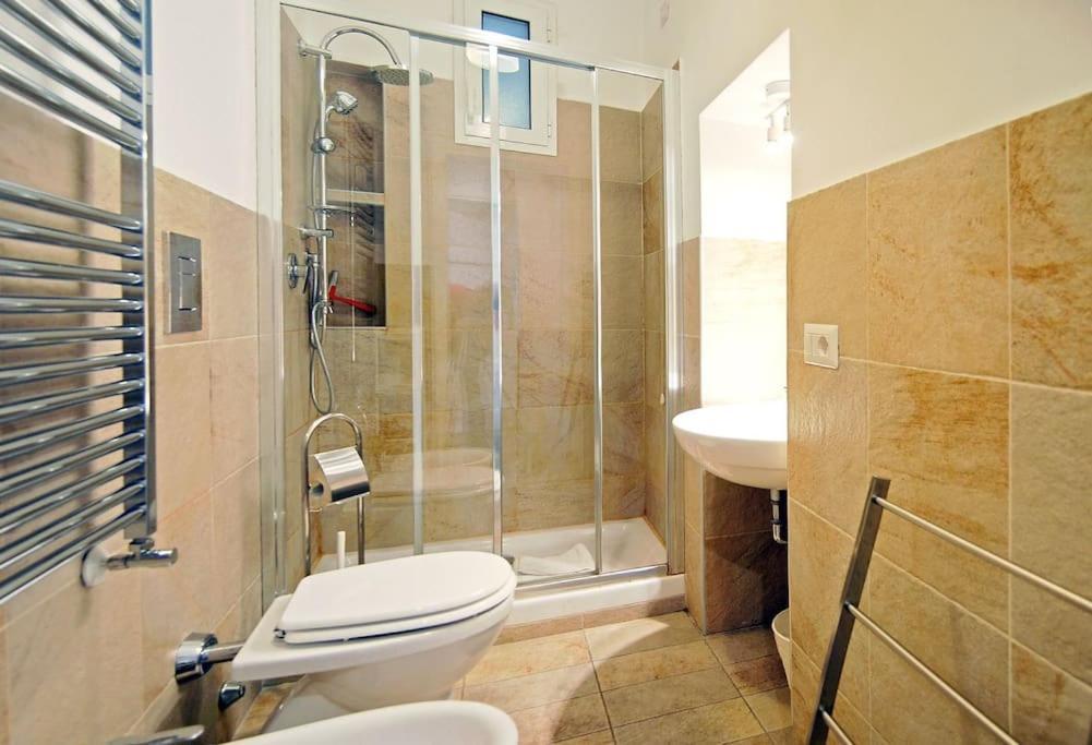 Near Colosseum By Varental 2Br + 1Sb Roma Exterior foto