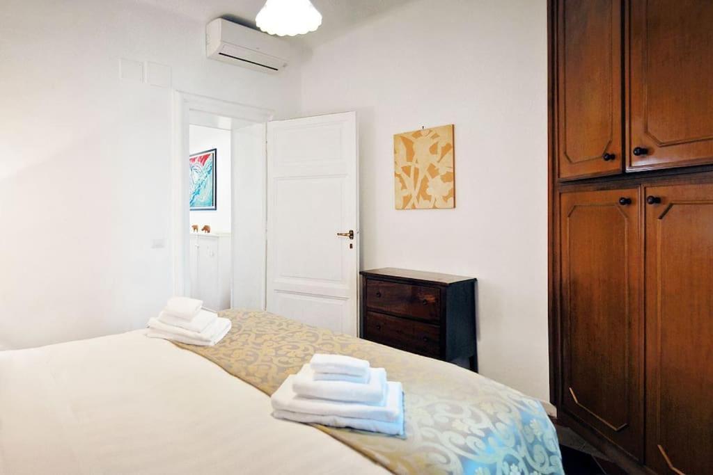 Near Colosseum By Varental 2Br + 1Sb Roma Exterior foto